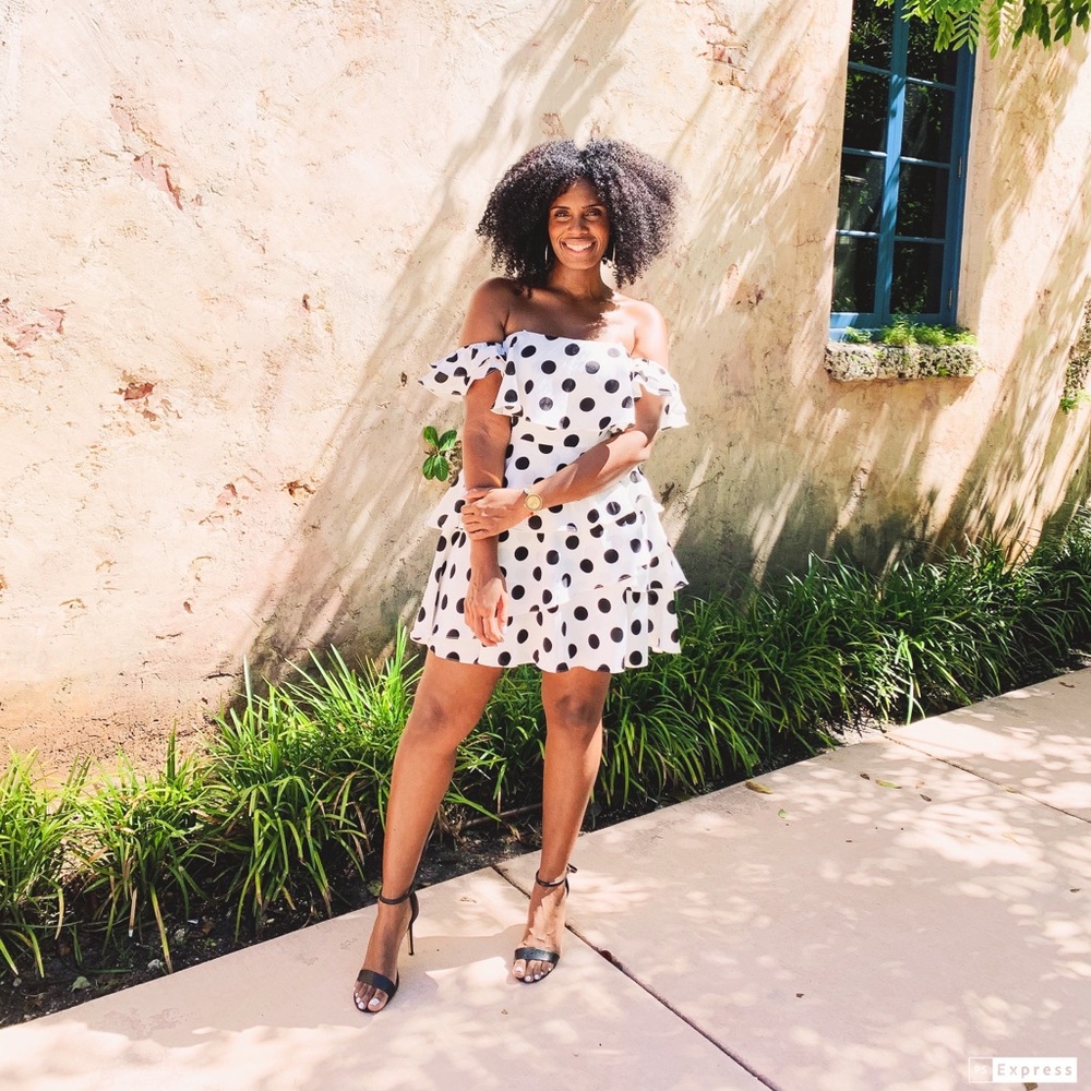 Off the shoulder strapless polka dot dress.